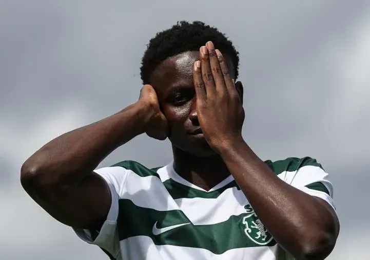 Oficial: Sporting renova com 'menino' da casa